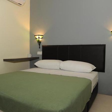 Kuok Pin Hotel Kuching Exterior photo